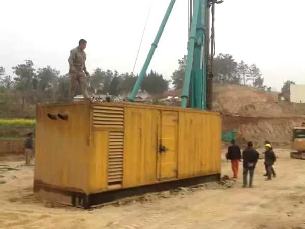 同德如何判断水冷式机油散热器密封件是否需要更换？